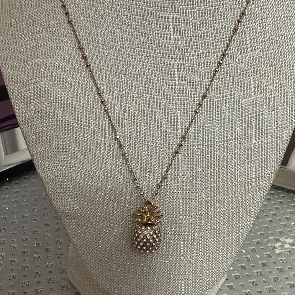 Banana Republic Goldstone Pineapple Pendant Necklace EUC - Picture 1 of 3